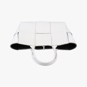 Secondhand Bottega Veneta THE ARCO Tote White lambskin handbag | stylenewstar