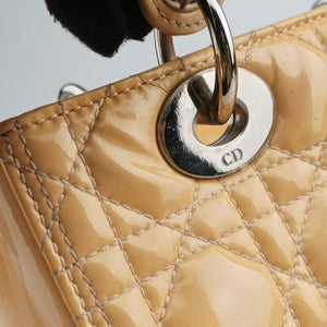 Pre-owned Christian Dior Lady Dior Beige Patent shoulderbag | stylenewstar