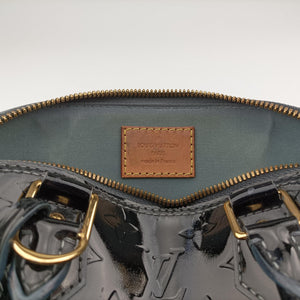 Pre-owned Louis Vuitton Alma BB Bleu Nuit Monogram Vernis shoulderbag | stylenewstar