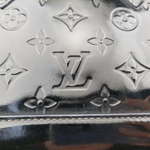 Pre-owned Louis Vuitton Alma BB Bleu Nuit Monogram Vernis shoulderbag | stylenewstar