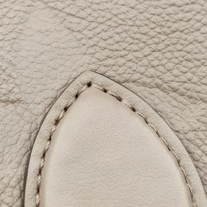 Secondhand Louis Vuitton OntheGo MM Beige Monogram Empreinte M45607 shoulderbag | stylenewstar