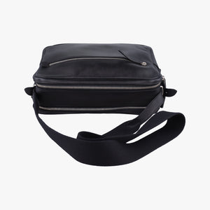 Pre-owned Hermes Hebdo Reporter Black Evergrain Leather shoulderbag | stylenewstar