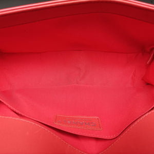 Secondhand Chanel BOY CHANEL Red Patent Leather A67086 shoulderbag | stylenewstar