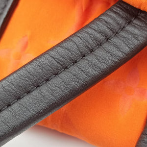 Pre-owned Louis Vuitton Scuba MM Orange Leather×Microfiber M92803 shoulderbag | stylenewstar