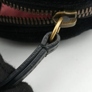 Pre-owned Gucci GG Marmont Black velour 476434 bum bag/waist bag | stylenewstar