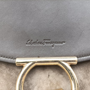 Secondhand Ferragamo Margot Grey×Taupe Mixed Suede × leather shoulderbag | stylenewstar
