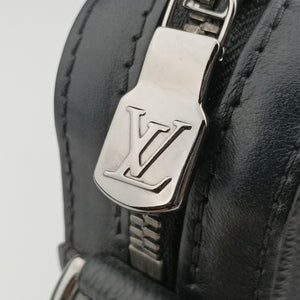 Pre-owned Louis Vuitton Trio Messenger black Monogram Eclipse Reverse M69443 shoulderbag | stylenewstar