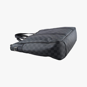 Secondhand Louis Vuitton TADAO Noir Damier Graphite N51192 shoulderbag | stylenewstar