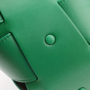 Secondhand Bottega Veneta The Shell Green Leather shoulderbag | stylenewstar