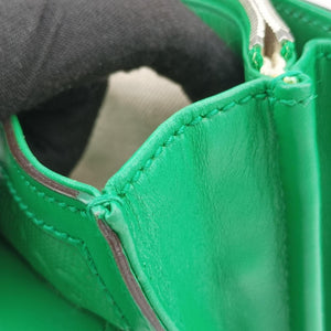 Pre-owned Gucci GG Embossed Messenger Bag Green Leather 625782 shoulderbag | stylenewstar
