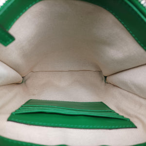 Pre-owned Gucci GG Embossed Messenger Bag Green Leather 625782 shoulderbag | stylenewstar