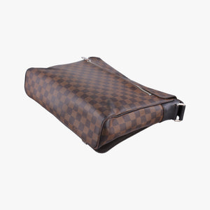Pre-owned Louis Vuitton District MM EBENE Damier Canvas N41032 shoulderbag | stylenewstar