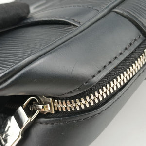 Pre-owned Louis Vuitton Danube PM Supreme Collaboration Noir epi M53431 shoulderbag | stylenewstar