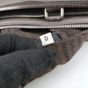 Pre-owned Prada Triangle Logo Plate Grey Saffiano Leather 178589 handbag | stylenewstar