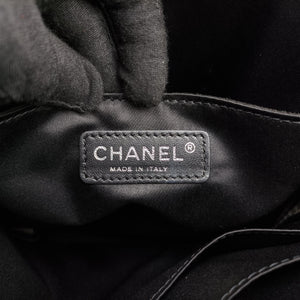 Vintage Chanel Matelasse Black Leather shoulderbag | stylenewstar