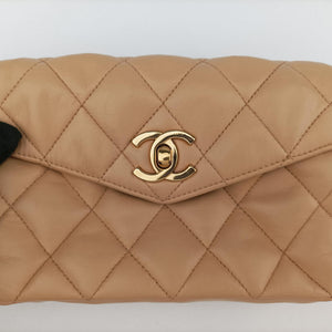 Vintage Chanel Matelasse Beige Lambskin shoulderbag | stylenewstar