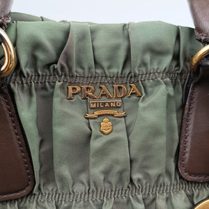 Pre-owned Prada Gaufre Green nylon BN1935 shoulderbag | stylenewstar