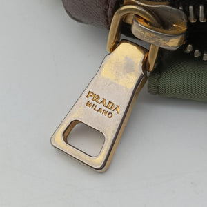 Pre-owned Prada Gaufre Green nylon BN1935 shoulderbag | stylenewstar