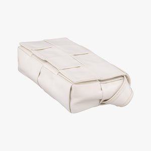 Pre-owned Bottega Veneta Padded CASSETTE White lambskin shoulderbag | stylenewstar