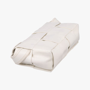 Pre-owned Bottega Veneta Padded CASSETTE White lambskin shoulderbag | stylenewstar