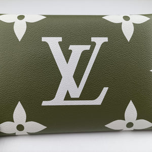 Pre-owned Louis Vuitton Pochette Kirigami Green×Multicolor Monogram Giant M67600 clutchbag | stylenewstar