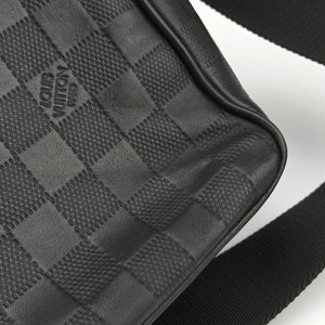 Vintage Louis Vuitton District PM Noir Damier Infini Leather N41033 shoulderbag | stylenewstar