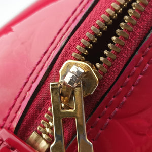 Pre-owned Louis Vuitton Alma BB pomme d'amour Vernis M90174 shoulderbag | stylenewstar