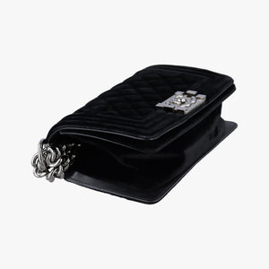 Pre-owned Chanel BOY CHANEL Black velour A67085 shoulderbag | stylenewstar