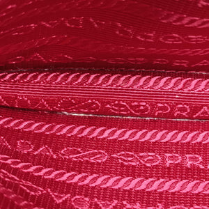 Pre-owned Prada heart lock Red Saffiano Leather shoulderbag | stylenewstar