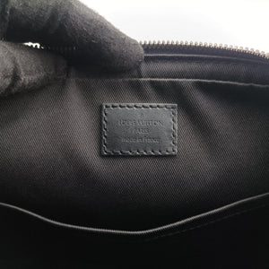 Secondhand Louis Vuitton Trio Messenger black Monogram Eclipse Reverse M69443 shoulderbag | stylenewstar