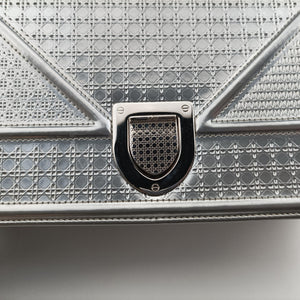 Pre-owned Christian Dior Diorama Silver Leather shoulderbag | stylenewstar
