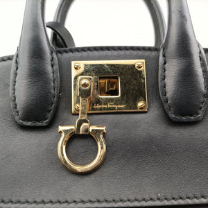 Pre-owned Ferragamo Studio Black Leather shoulderbag | stylenewstar