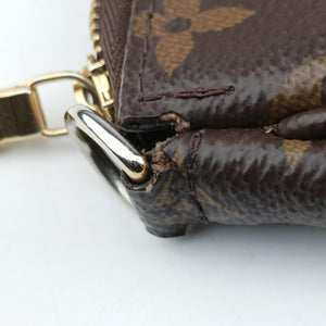 Secondhand Louis Vuitton MULTI POCHETTE ACCESSOIRES brown×khaki Monogram Canvas M44840 shoulderbag | stylenewstar