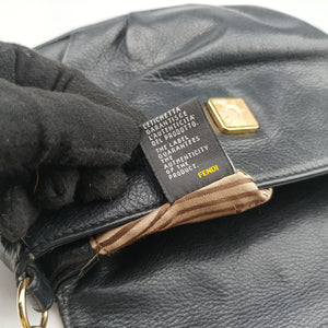 Pre-owned Fendi Fendista Pochette Black Leather 8M0276 shoulderbag | stylenewstar
