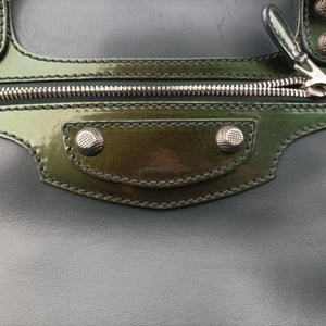 Pre-owned Balenciaga Large City Green Leather shoulderbag | stylenewstar