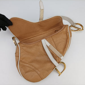 Pre-owned Christian Dior Saddle Beige Leather handbag | stylenewstar