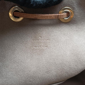 Secondhand Louis Vuitton Petit Noe Noir Monogram Multicolor M42230 shoulderbag | stylenewstar