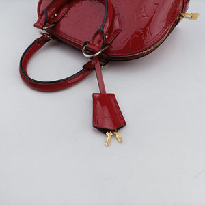 Pre-owned Louis Vuitton Alma BB pomme d'amour Vernis M90174 shoulderbag | stylenewstar