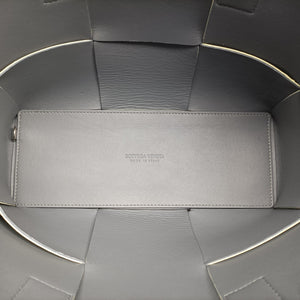Pre-owned Bottega Veneta THE ARCO Tote Green lambskin handbag | stylenewstar