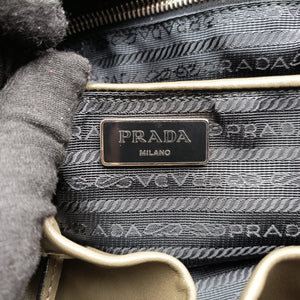 Pre-owned Prada Triangle logo Green Leather BZ032L backpack/rucksack | stylenewstar