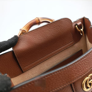 Pre-owned Gucci Diana Brown leather 702721 shoulderbag | stylenewstar