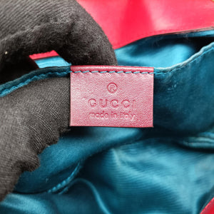 Secondhand Gucci GG Marmont Red velour 446744 shoulderbag | stylenewstar
