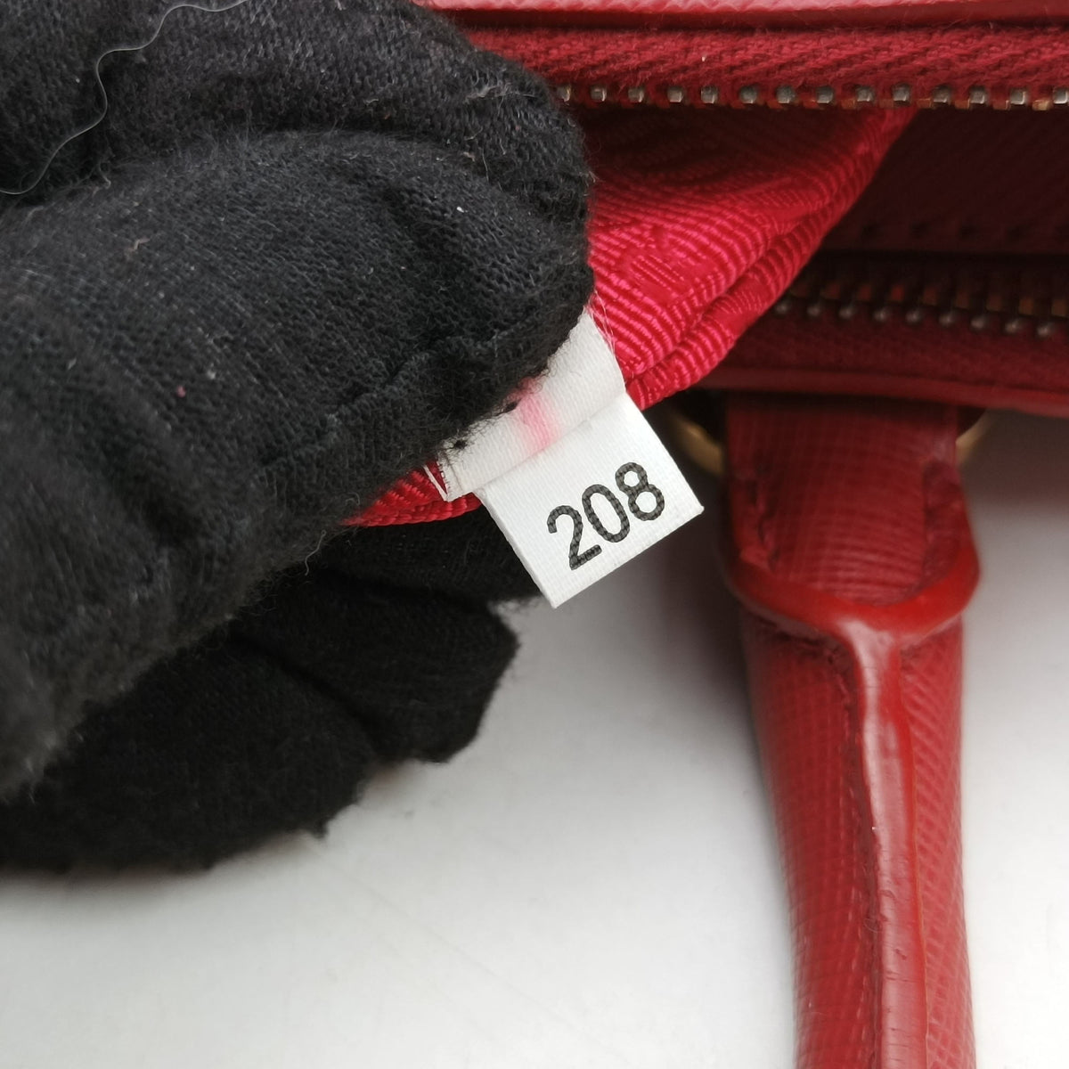 Vintage Prada Galleria Red SAFFIANO Leather BN1786 handbag | stylenewstar