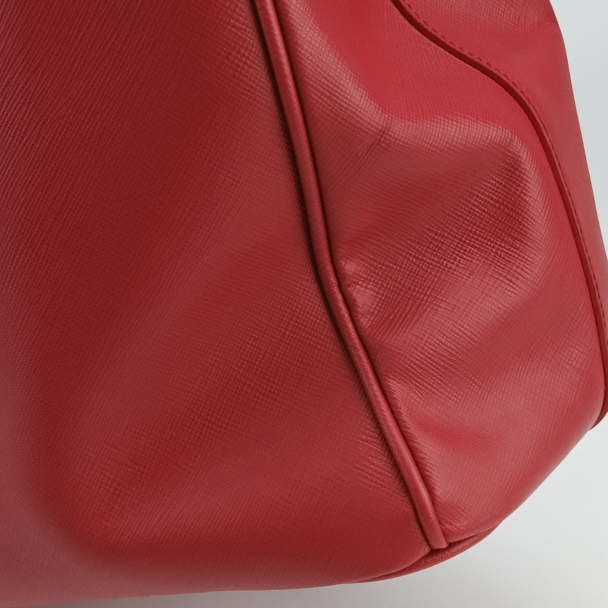 Vintage Prada Galleria Red SAFFIANO Leather BN1786 handbag | stylenewstar