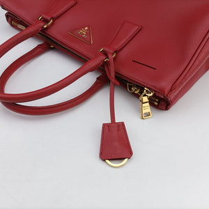 Vintage Prada Galleria Red SAFFIANO Leather BN1786 handbag | stylenewstar