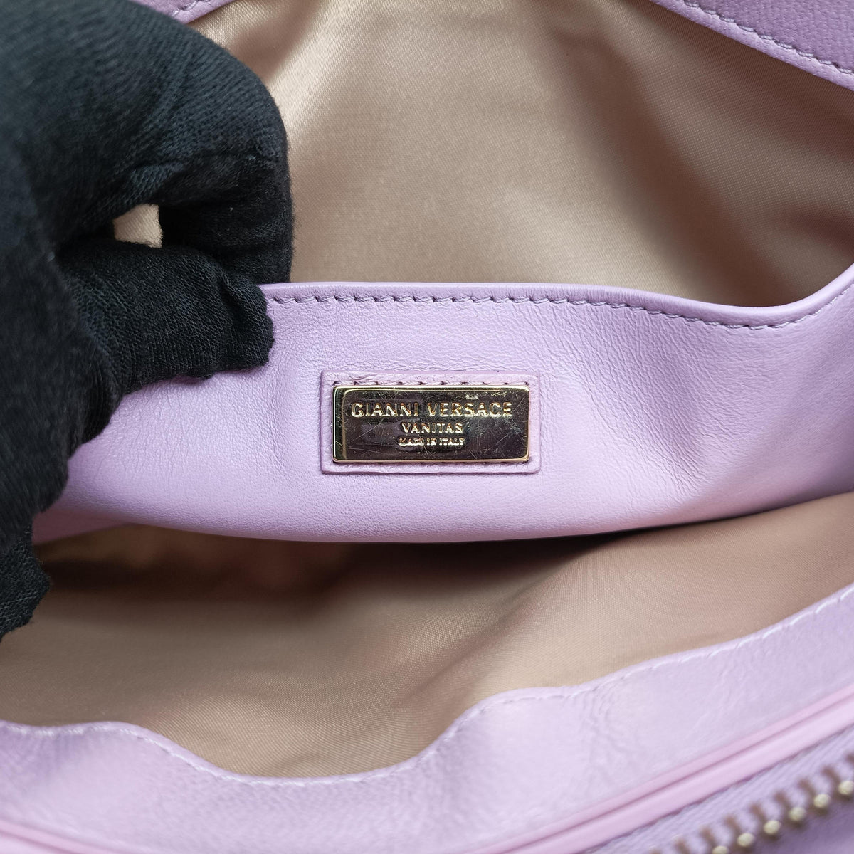 Pre-owned VERSACE Medusa quilted chain Pink Patent  shoulderbag | stylenewstar