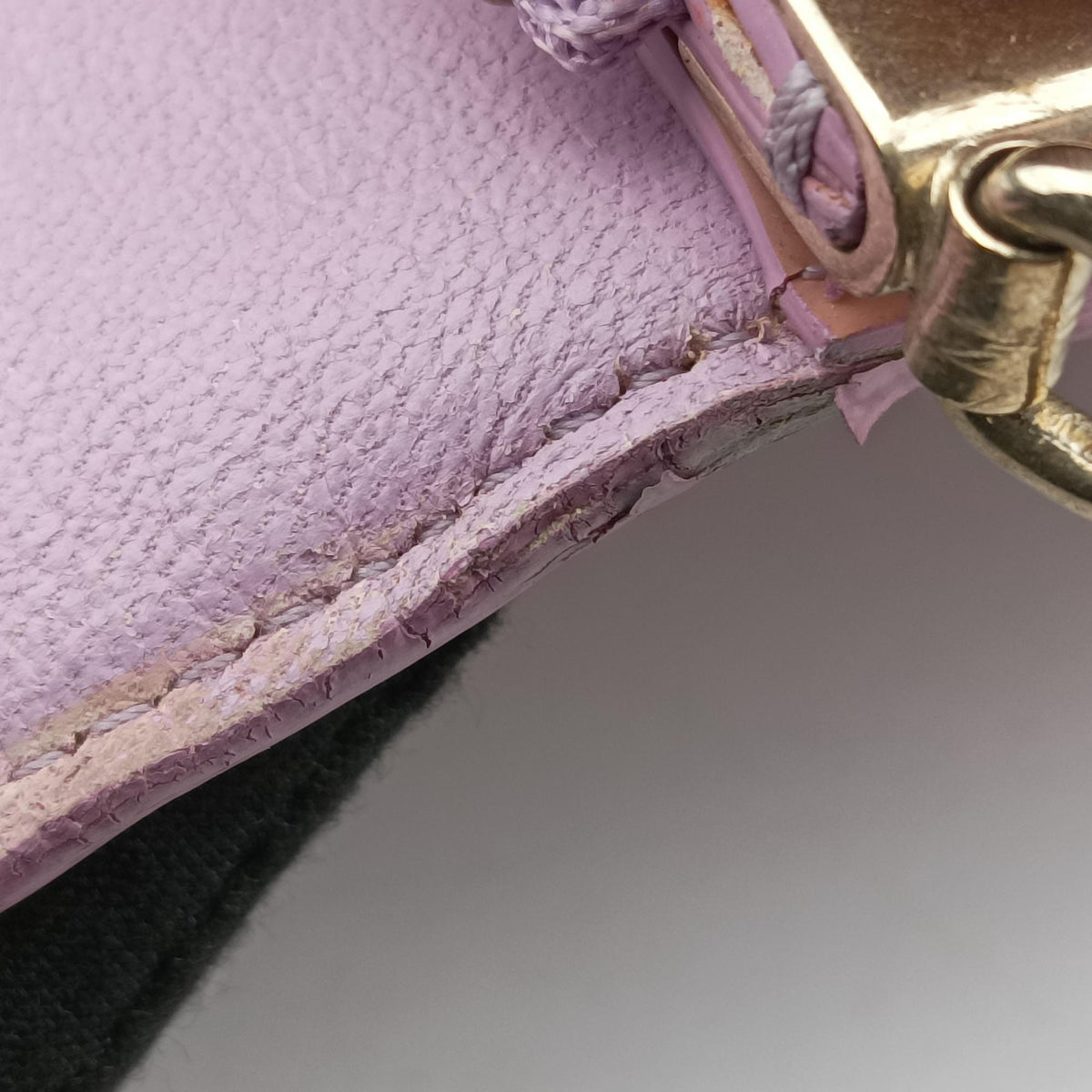 Pre-owned VERSACE Medusa quilted chain Pink Patent  shoulderbag | stylenewstar