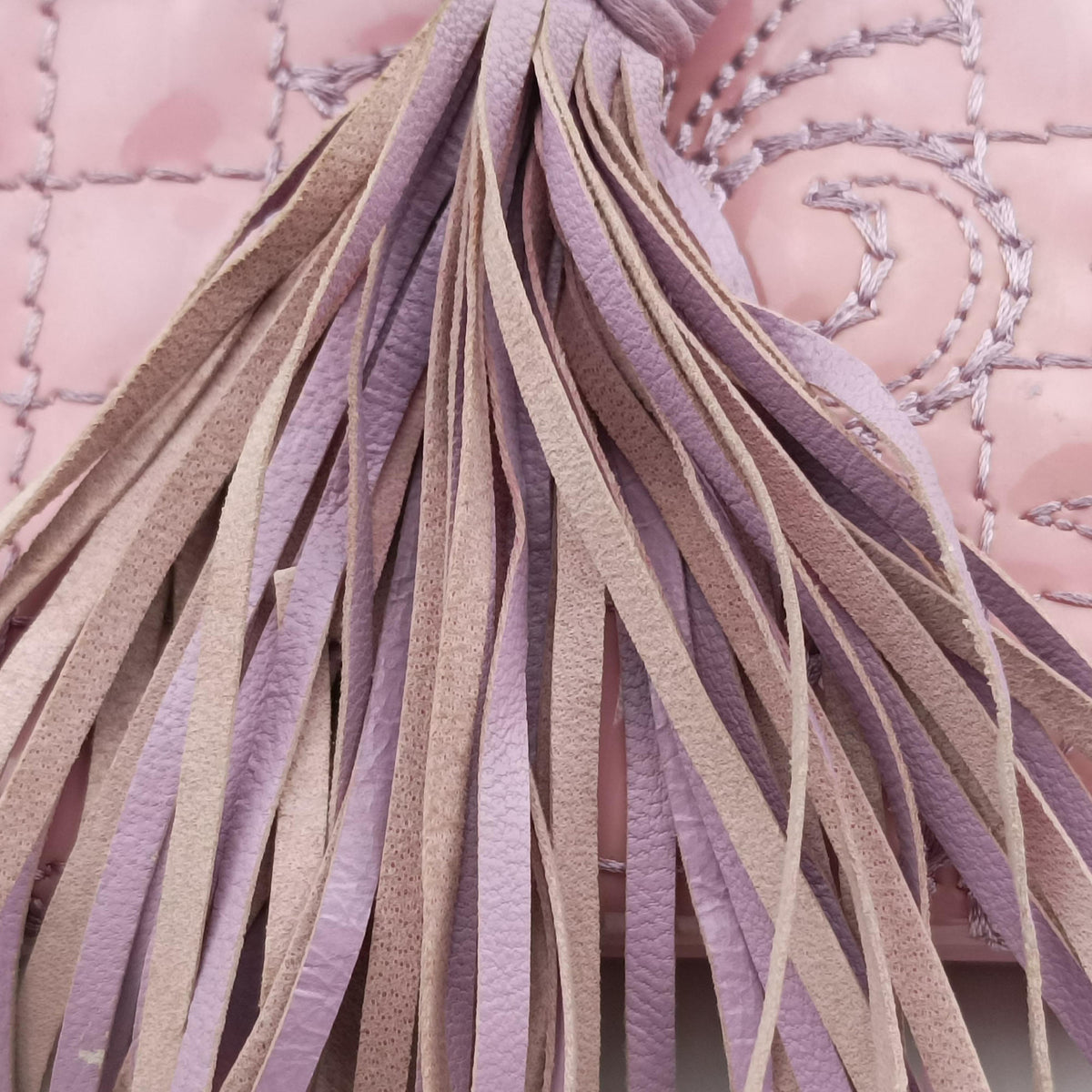 Pre-owned VERSACE Medusa quilted chain Pink Patent  shoulderbag | stylenewstar