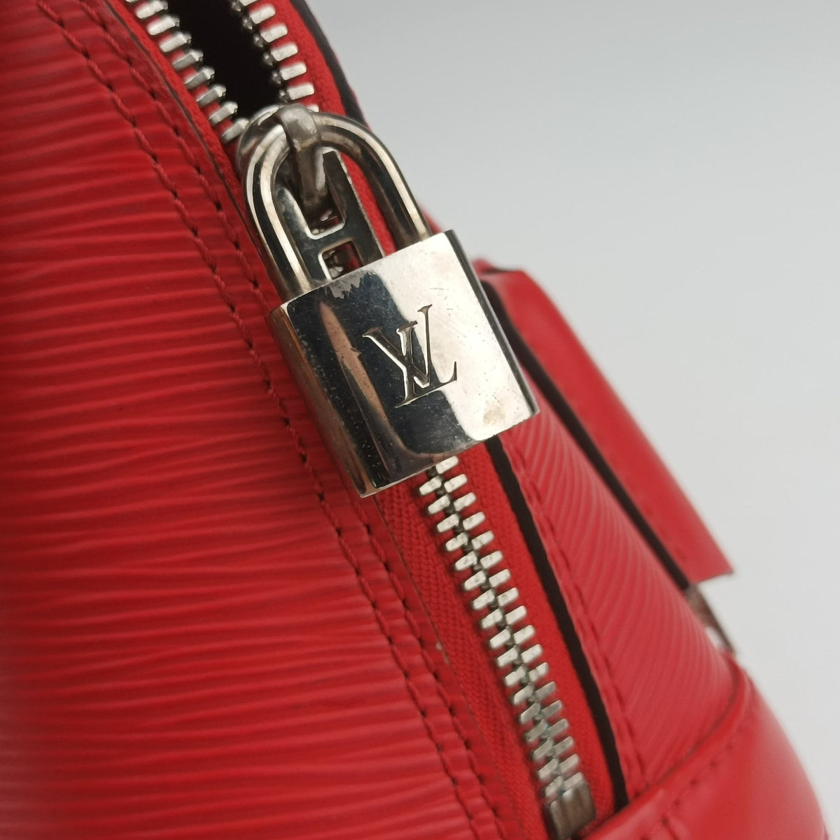 Pre-owned Louis Vuitton Alma BB CARMIN Epi M40850 shoulderbag | stylenewstar