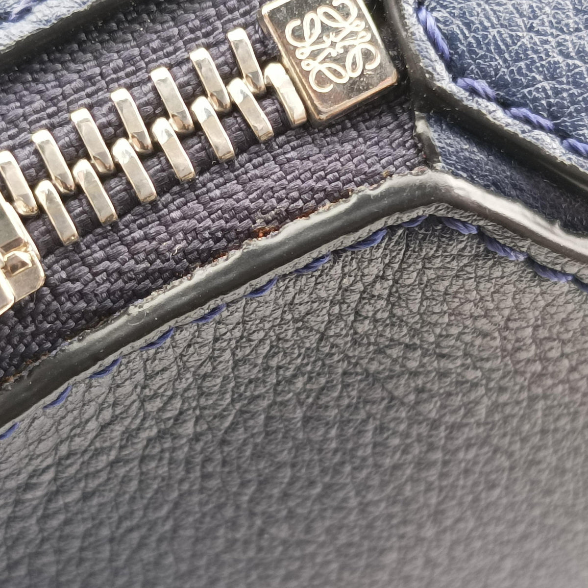 Pre-owned Loewe Puzzle Blue Leather  handbag | stylenewstar